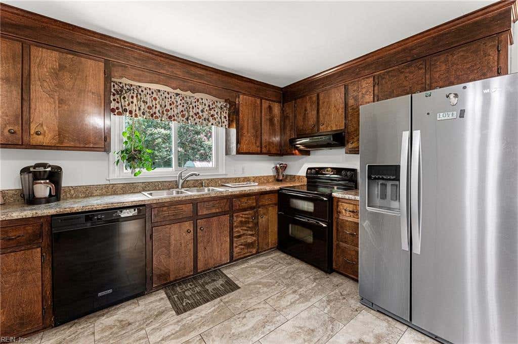 Photo of 1 Garrett Drive, Hampton, VA 23669 (MLS # 10649636)