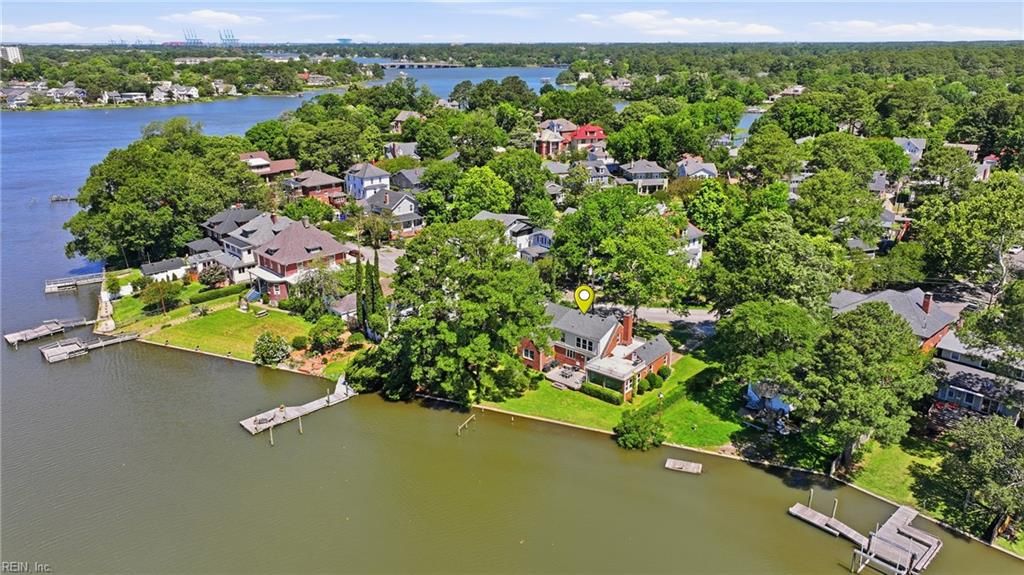 Photo of 1433 Huntington Crescent, Norfolk, VA 23509 (MLS # 10639675)