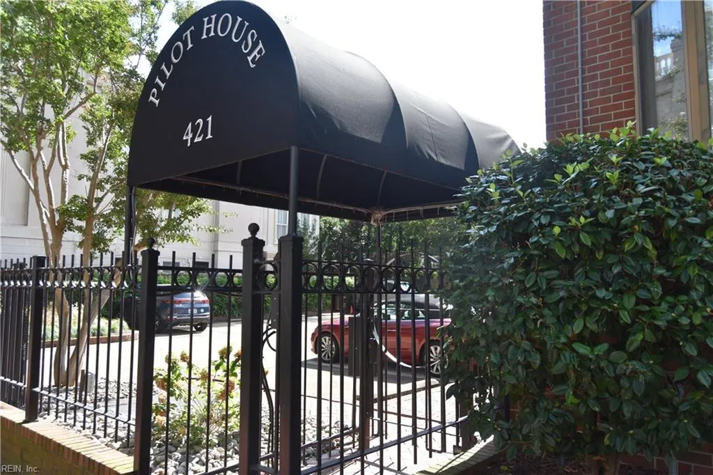 Norfolk, Virginia 23510, United States, 2 Bedrooms Bedrooms, ,3 BathroomsBathrooms,Residential,Active,10292