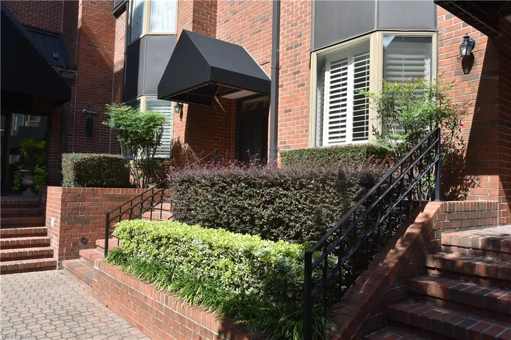 Norfolk, Virginia 23510, United States, 2 Bedrooms Bedrooms, ,3 BathroomsBathrooms,Residential,Active,10292