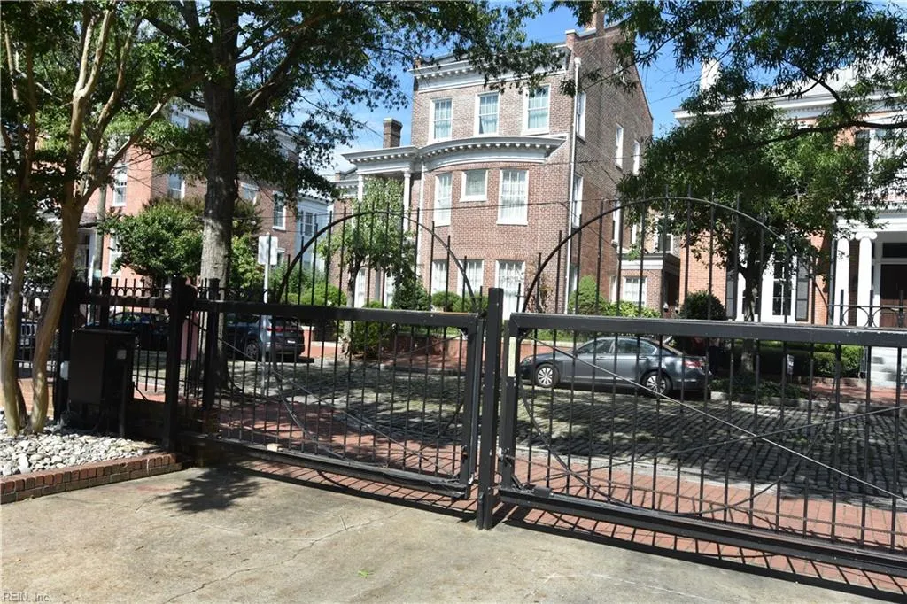 Norfolk, Virginia 23510, United States, 2 Bedrooms Bedrooms, ,3 BathroomsBathrooms,Residential,Active,10292