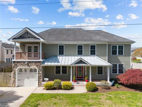 Photo of 804 Cypress Avenue, Virginia Beach, VA 23451 (MLS # 10629129)