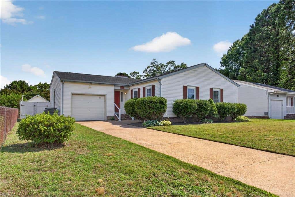 Photo of 16 E Davis Road, Hampton, VA 23666 (MLS # 10641414)