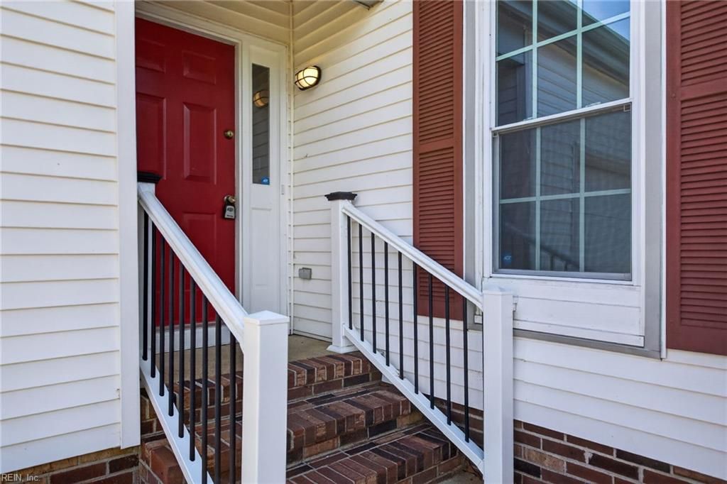 Photo of 16 E Davis Road, Hampton, VA 23666 (MLS # 10641414)