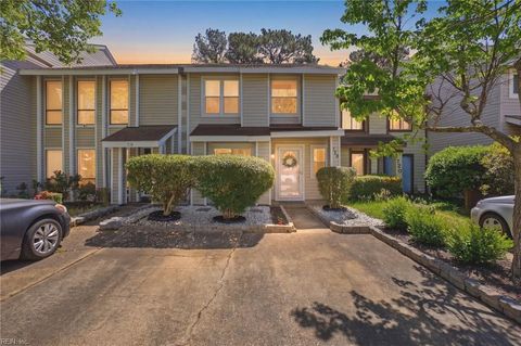Photo of 718 Woodbox Drive, Virginia Beach, VA 23462 (MLS # 10631201)