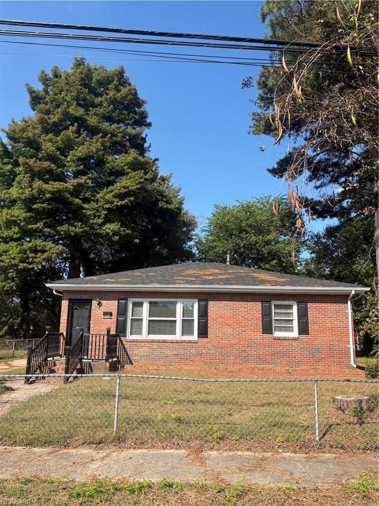 Photo of 3208 Killian Avenue, Portsmouth, VA 23704 (MLS # 10658256)