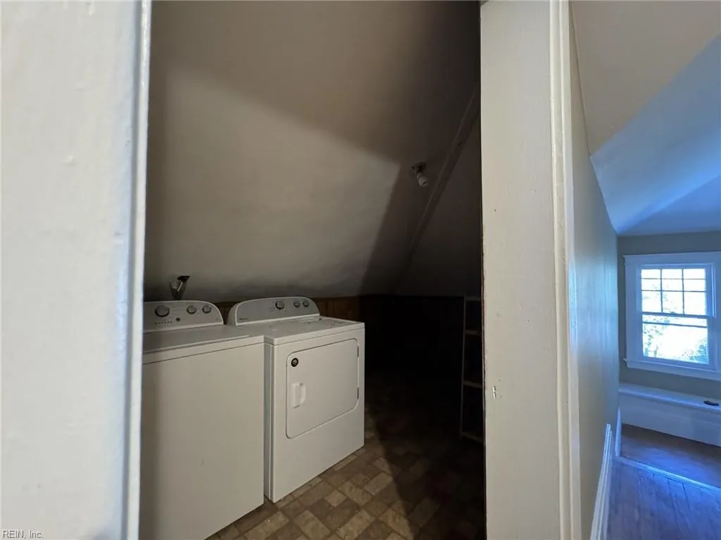 Norfolk, Virginia 23507, United States, 5 Bedrooms Bedrooms, ,3 BathroomsBathrooms,Residential,Pending,79693