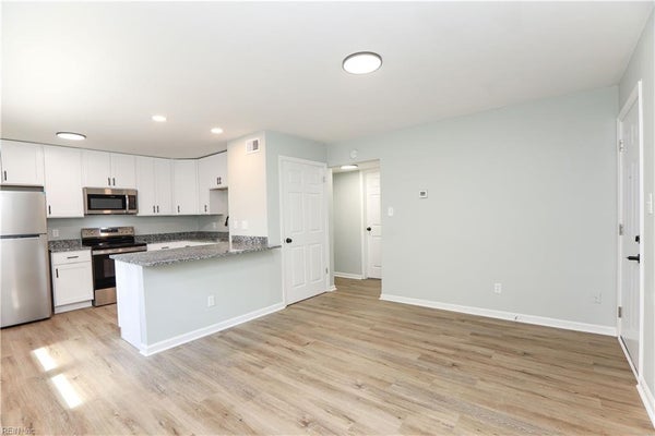2709 AZALEA GARDEN RD APT B3, NORFOLK, VA 23513 - Image ecb0ea6bfdca3b4613e6cde2c32ac0eb/2239402105
