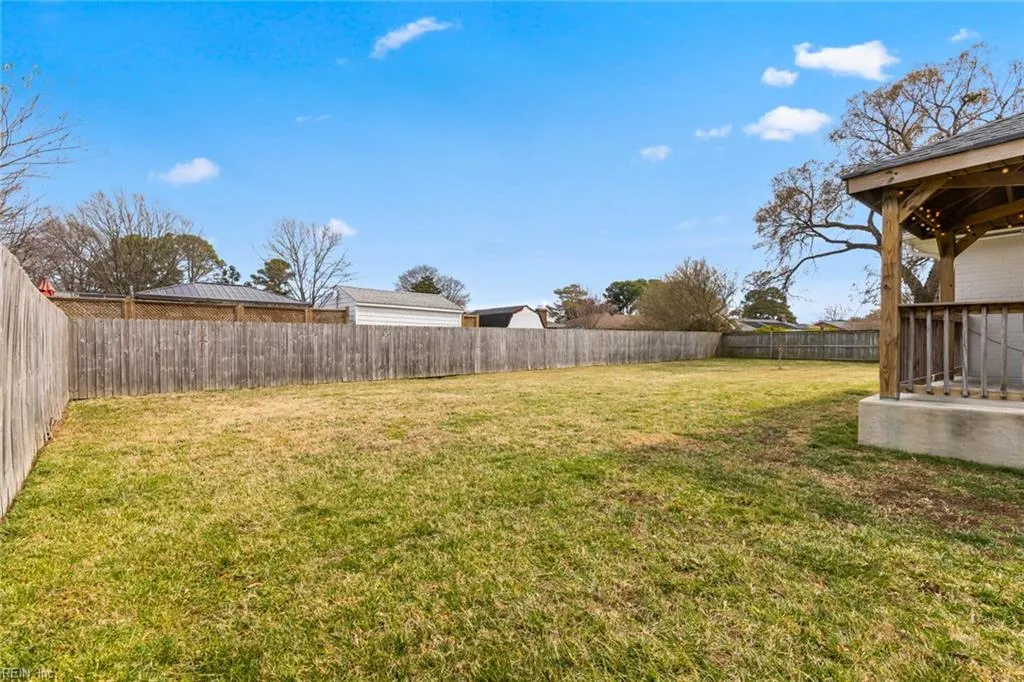 Virginia Beach, Virginia 23455, United States, 3 Bedrooms Bedrooms, ,2 BathroomsBathrooms,Residential,Pending,83394