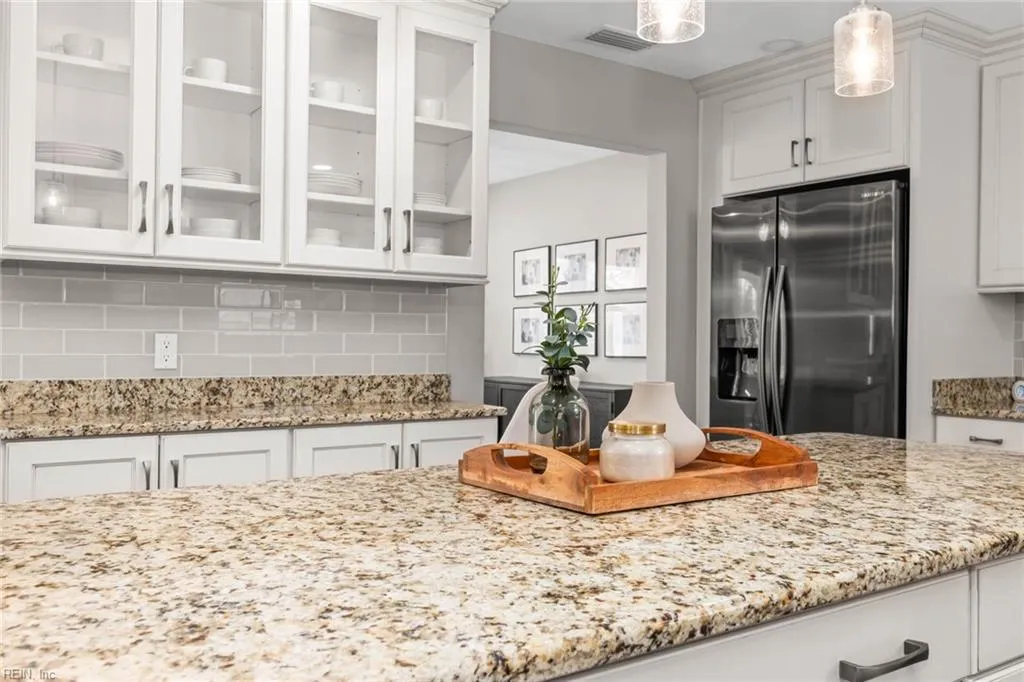 Virginia Beach, Virginia 23455, United States, 3 Bedrooms Bedrooms, ,2 BathroomsBathrooms,Residential,Pending,83394