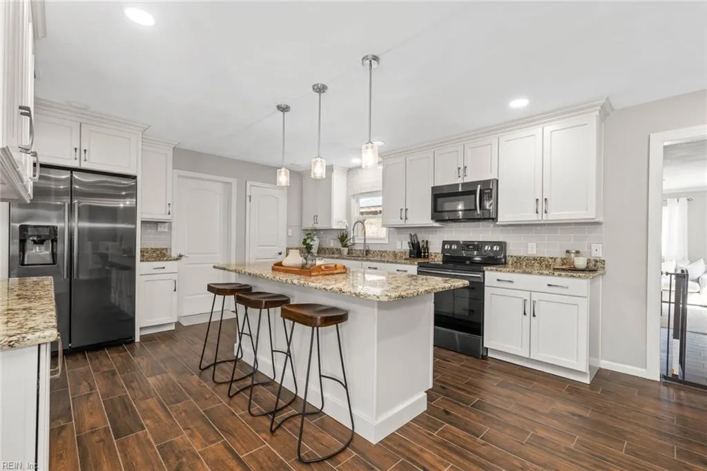 Virginia Beach, Virginia 23455, United States, 3 Bedrooms Bedrooms, ,2 BathroomsBathrooms,Residential,Pending,83394