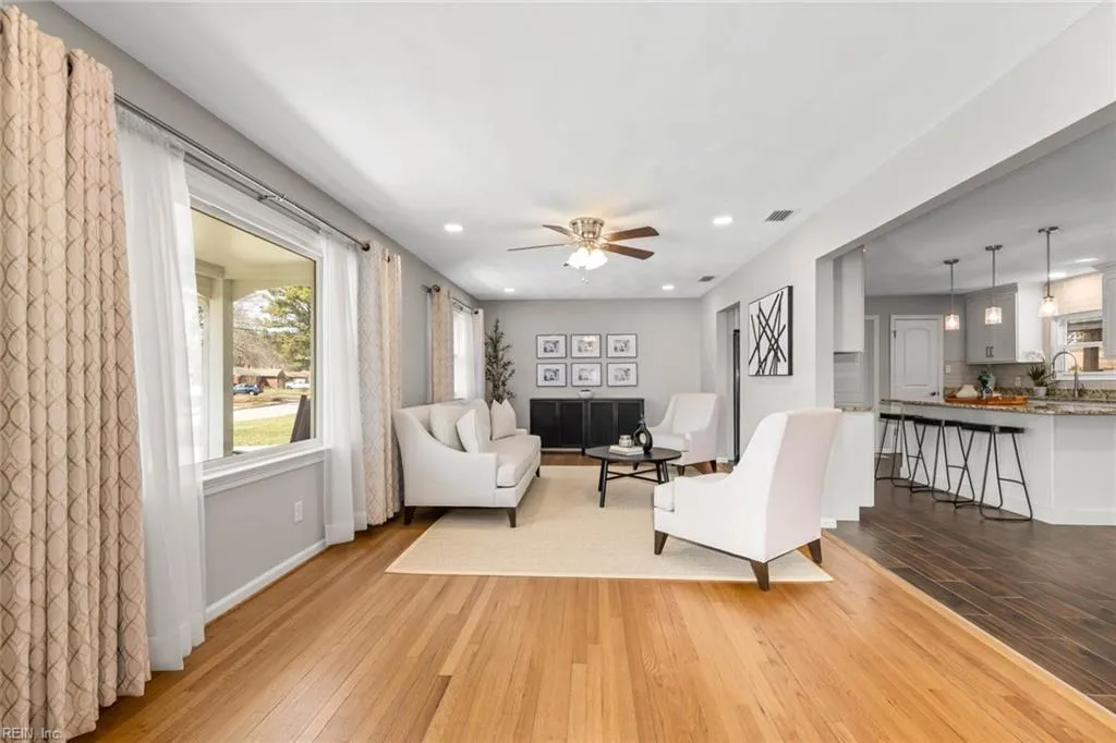 Virginia Beach, Virginia 23455, United States, 3 Bedrooms Bedrooms, ,2 BathroomsBathrooms,Residential,Pending,83394