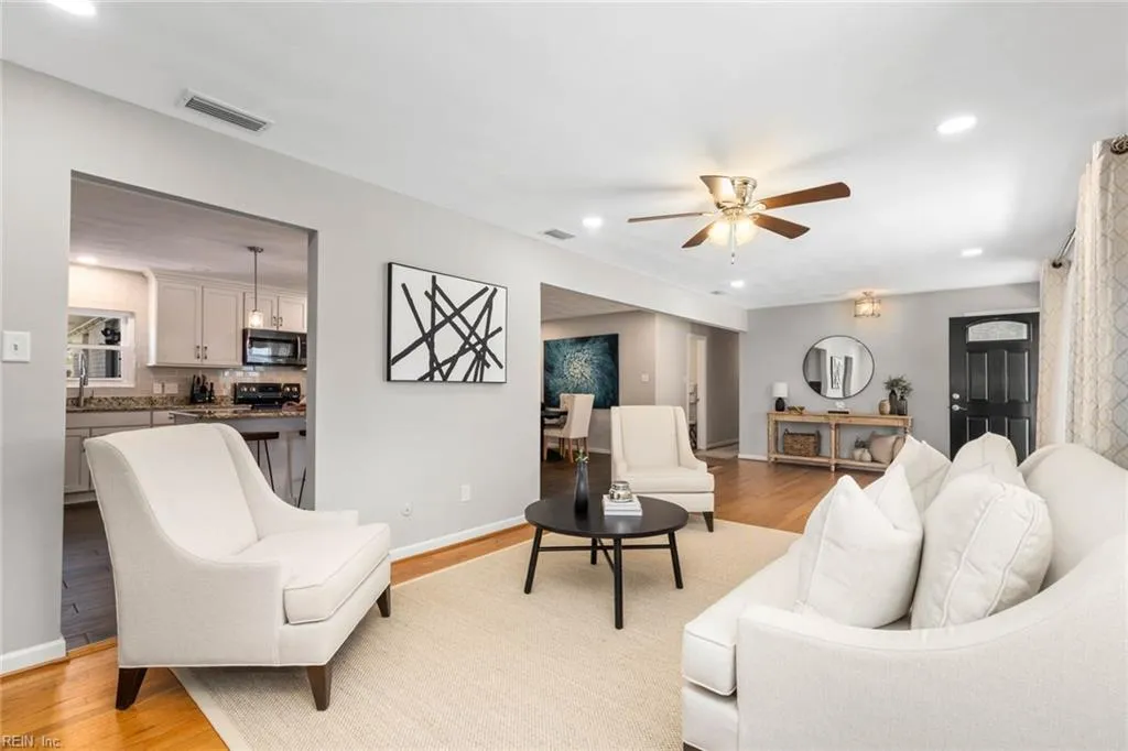 Virginia Beach, Virginia 23455, United States, 3 Bedrooms Bedrooms, ,2 BathroomsBathrooms,Residential,Pending,83394