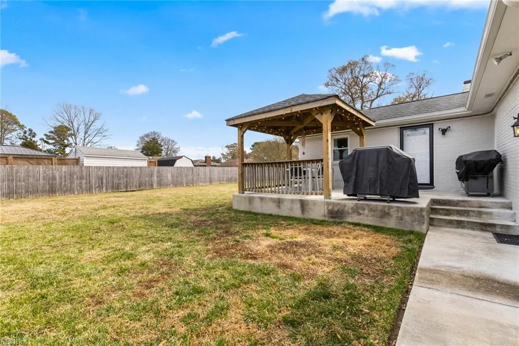 Virginia Beach, Virginia 23455, United States, 3 Bedrooms Bedrooms, ,2 BathroomsBathrooms,Residential,Pending,83394