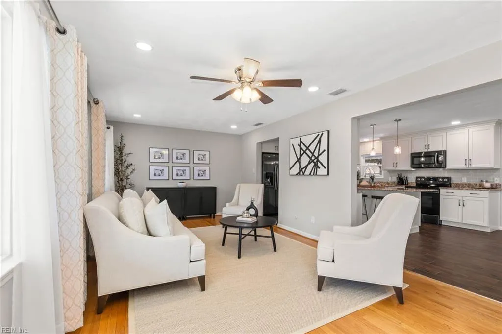 Virginia Beach, Virginia 23455, United States, 3 Bedrooms Bedrooms, ,2 BathroomsBathrooms,Residential,Pending,83394