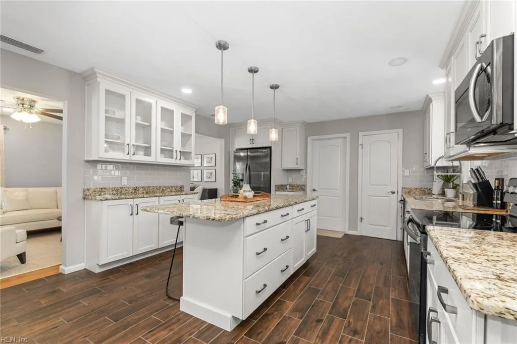 Virginia Beach, Virginia 23455, United States, 3 Bedrooms Bedrooms, ,2 BathroomsBathrooms,Residential,Pending,83394