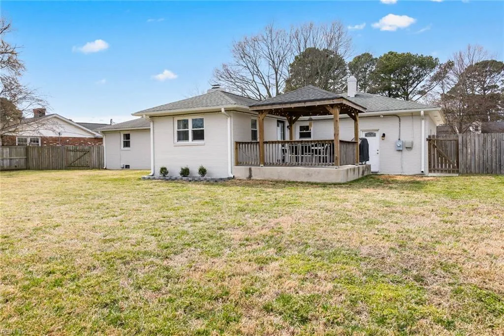 Virginia Beach, Virginia 23455, United States, 3 Bedrooms Bedrooms, ,2 BathroomsBathrooms,Residential,Pending,83394