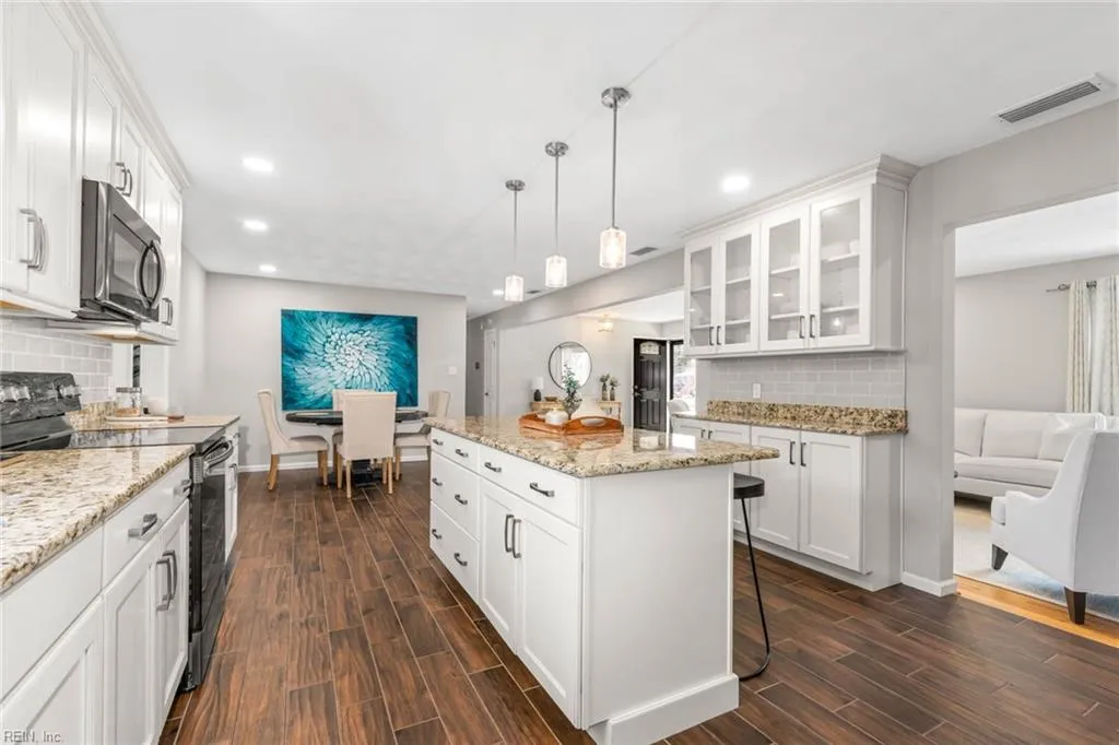 Virginia Beach, Virginia 23455, United States, 3 Bedrooms Bedrooms, ,2 BathroomsBathrooms,Residential,Pending,83394