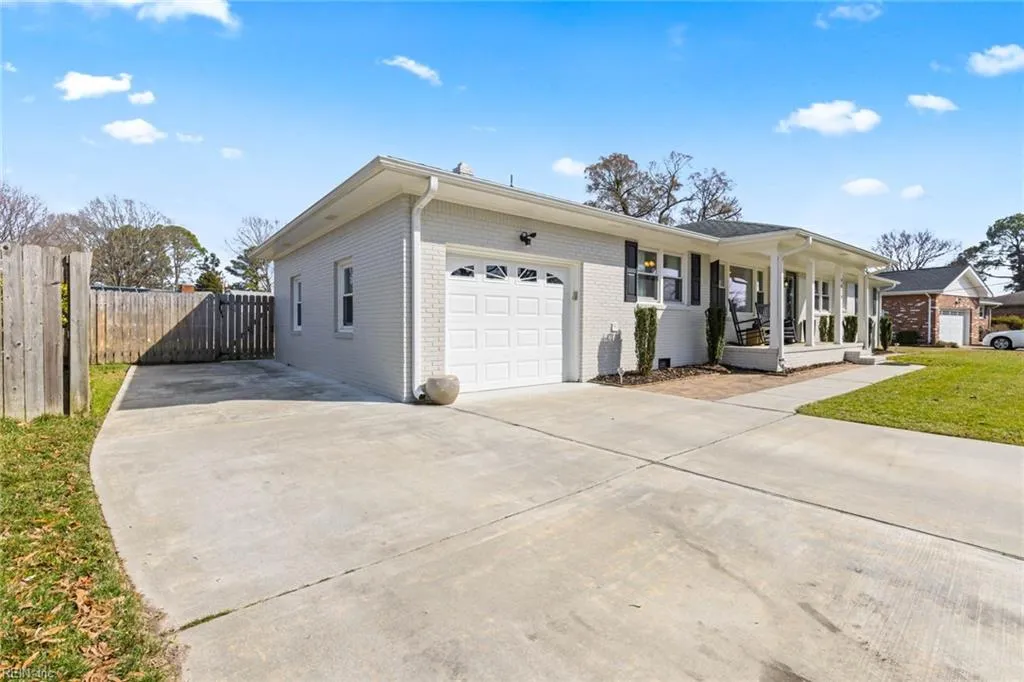 Virginia Beach, Virginia 23455, United States, 3 Bedrooms Bedrooms, ,2 BathroomsBathrooms,Residential,Pending,83394