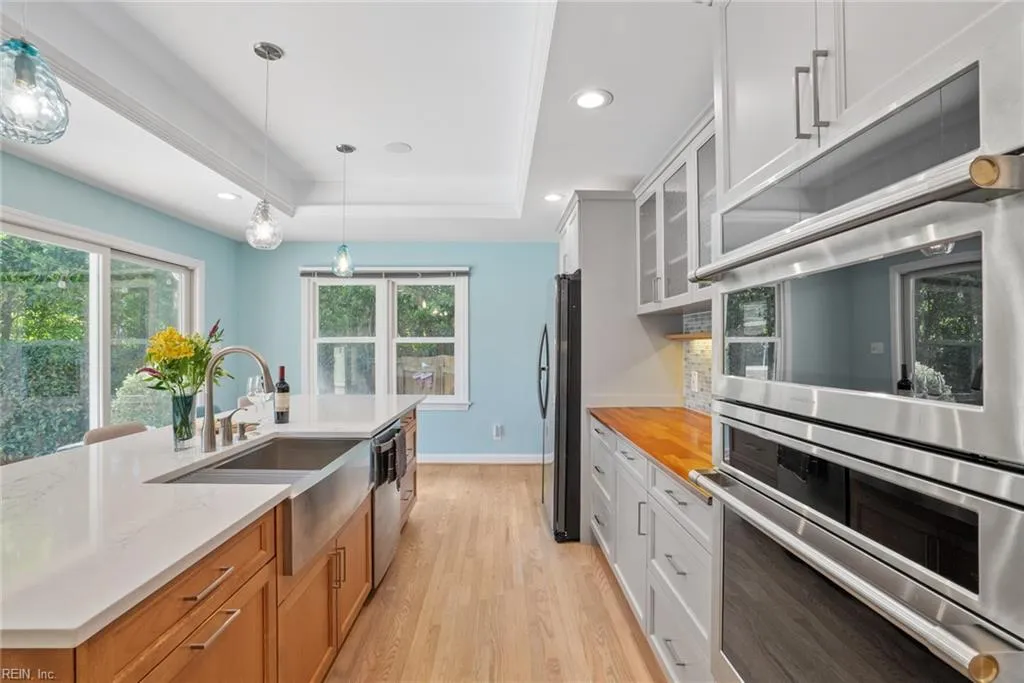 Virginia Beach, Virginia 23451, United States, 5 Bedrooms Bedrooms, ,4 BathroomsBathrooms,Residential,Pending,108396