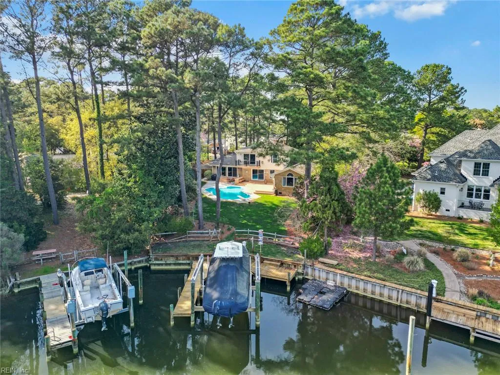 Virginia Beach, Virginia 23451, United States, 5 Bedrooms Bedrooms, ,4 BathroomsBathrooms,Residential,Pending,108396