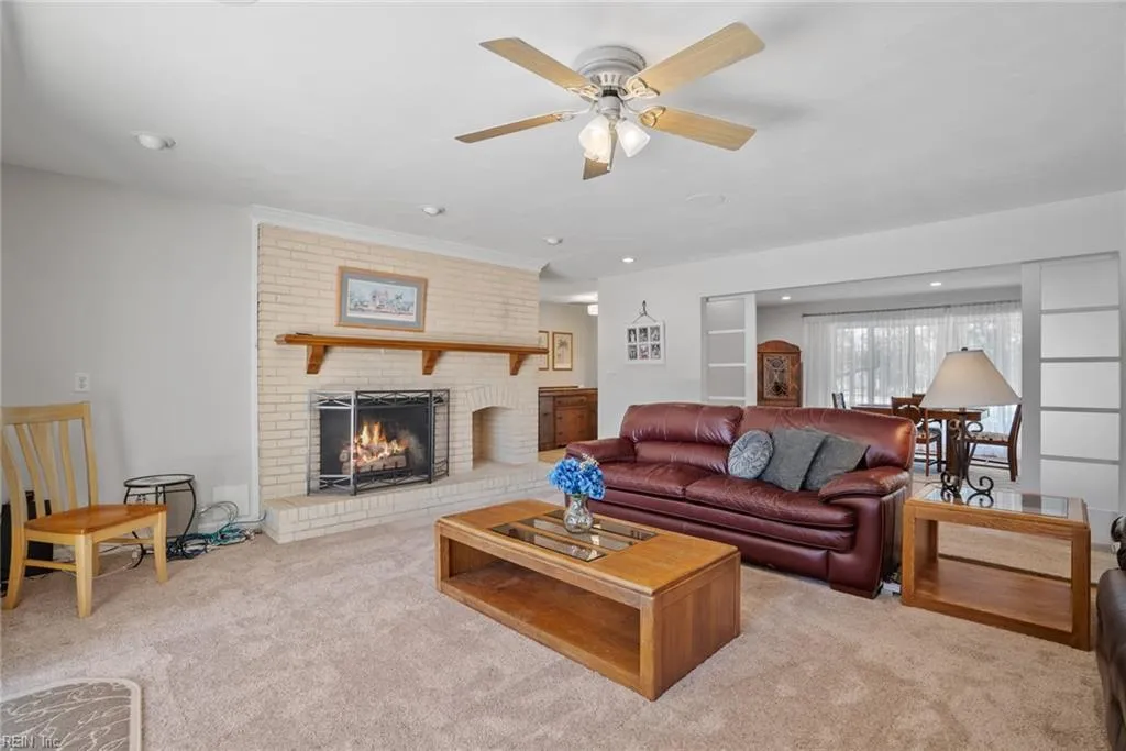 Virginia Beach, Virginia 23451, United States, 5 Bedrooms Bedrooms, ,4 BathroomsBathrooms,Residential,Pending,108396