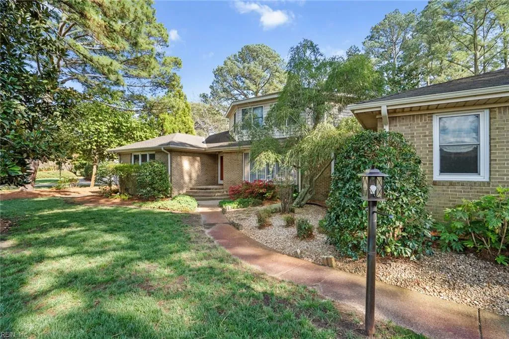 Virginia Beach, Virginia 23451, United States, 5 Bedrooms Bedrooms, ,4 BathroomsBathrooms,Residential,Pending,108396