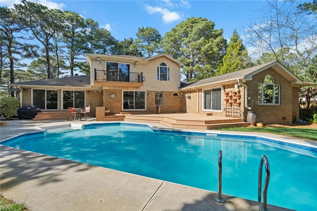 Virginia Beach, Virginia 23451, United States, 5 Bedrooms Bedrooms, ,4 BathroomsBathrooms,Residential,Pending,108396