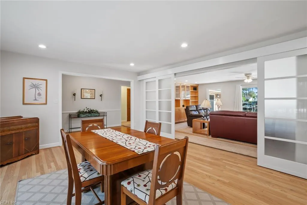 Virginia Beach, Virginia 23451, United States, 5 Bedrooms Bedrooms, ,4 BathroomsBathrooms,Residential,Pending,108396