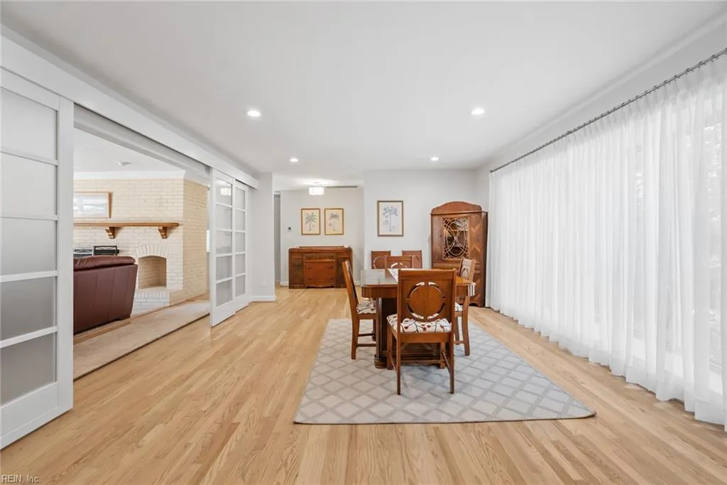 Virginia Beach, Virginia 23451, United States, 5 Bedrooms Bedrooms, ,4 BathroomsBathrooms,Residential,Pending,108396