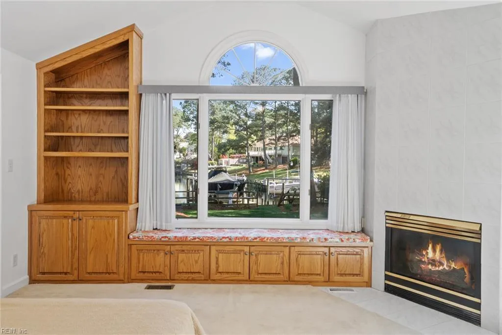 Virginia Beach, Virginia 23451, United States, 5 Bedrooms Bedrooms, ,4 BathroomsBathrooms,Residential,Pending,108396