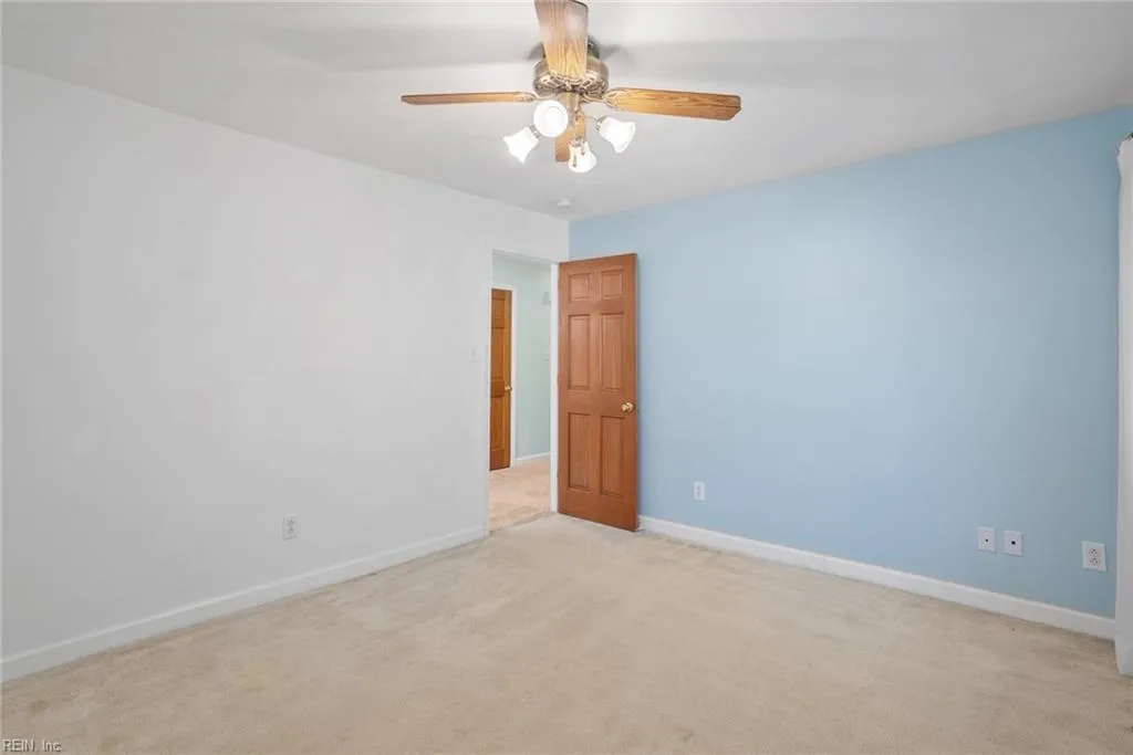 Virginia Beach, Virginia 23451, United States, 5 Bedrooms Bedrooms, ,4 BathroomsBathrooms,Residential,Pending,108396