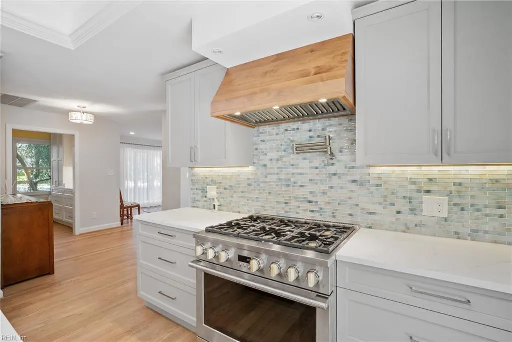 Virginia Beach, Virginia 23451, United States, 5 Bedrooms Bedrooms, ,4 BathroomsBathrooms,Residential,Pending,108396