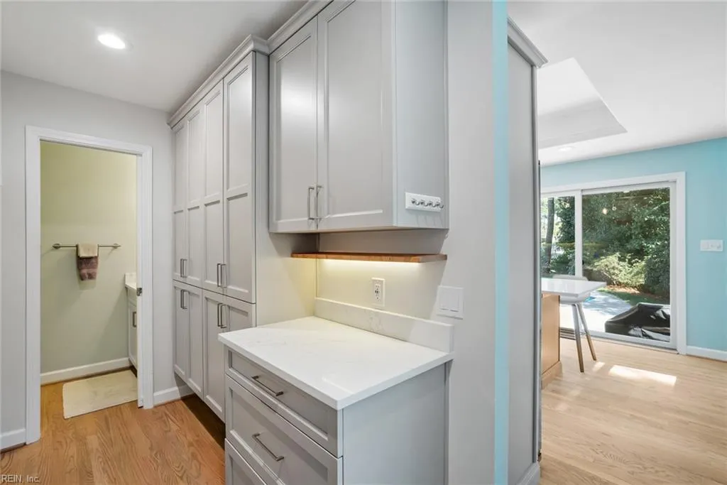 Virginia Beach, Virginia 23451, United States, 5 Bedrooms Bedrooms, ,4 BathroomsBathrooms,Residential,Pending,108396