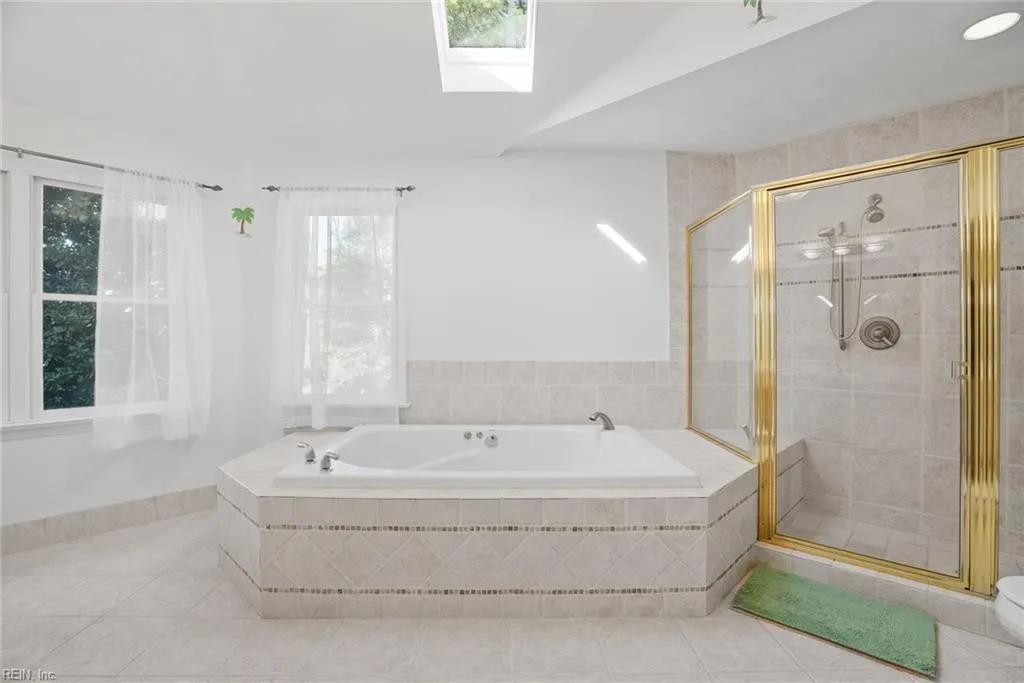 Virginia Beach, Virginia 23451, United States, 5 Bedrooms Bedrooms, ,4 BathroomsBathrooms,Residential,Pending,108396