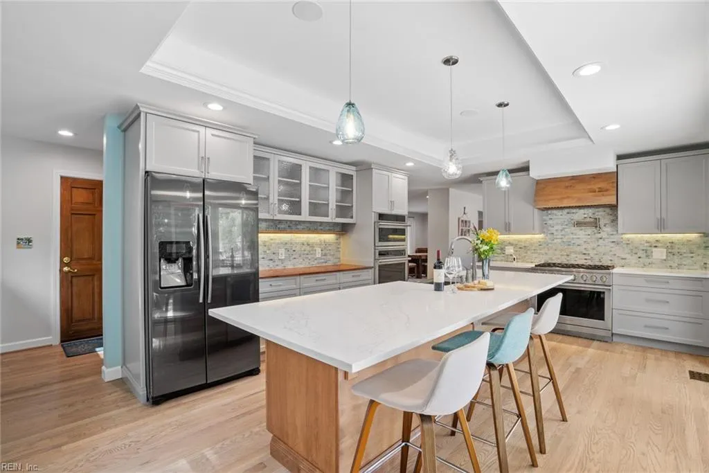 Virginia Beach, Virginia 23451, United States, 5 Bedrooms Bedrooms, ,4 BathroomsBathrooms,Residential,Pending,108396