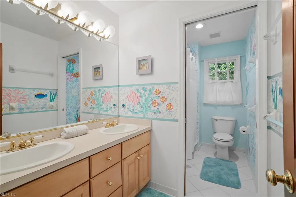 Virginia Beach, Virginia 23451, United States, 5 Bedrooms Bedrooms, ,4 BathroomsBathrooms,Residential,Pending,108396