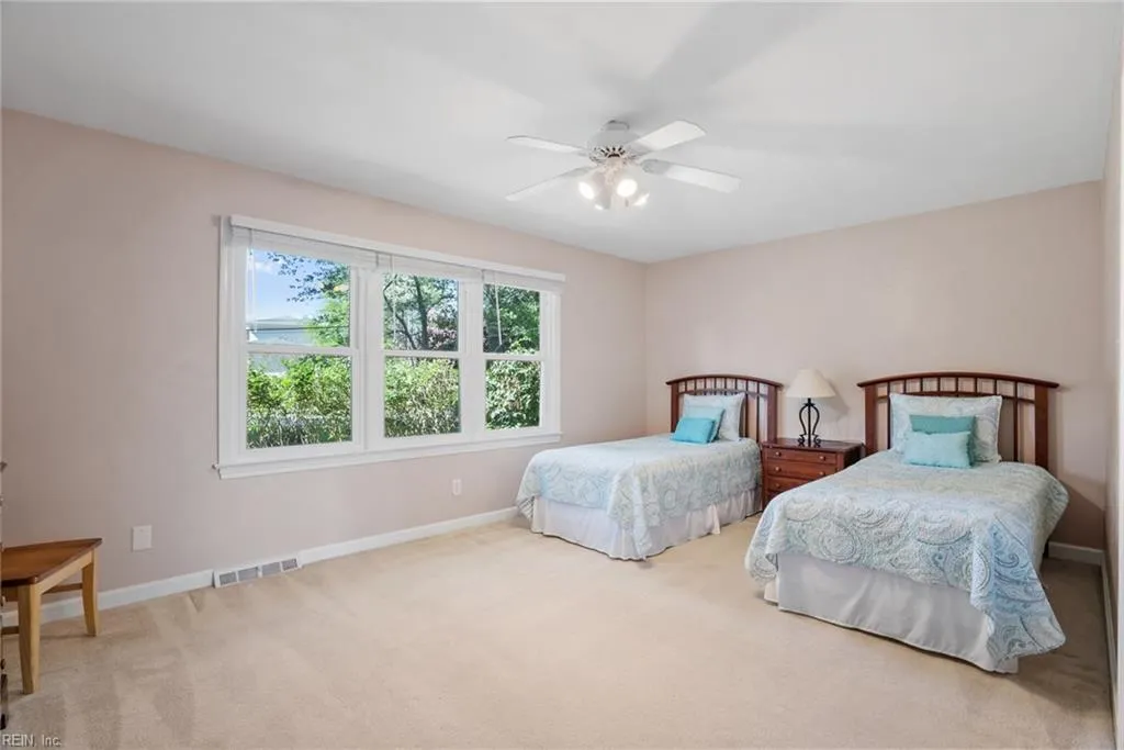 Virginia Beach, Virginia 23451, United States, 5 Bedrooms Bedrooms, ,4 BathroomsBathrooms,Residential,Pending,108396