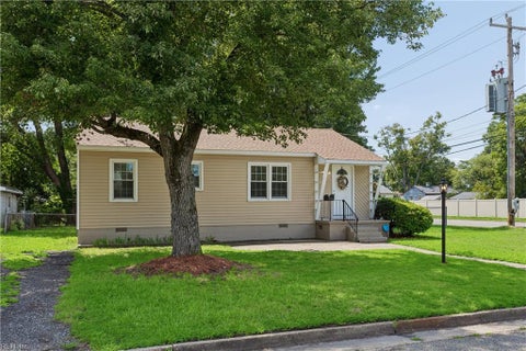 Photo of 22 Gumwood Drive, Hampton, VA 23666 (MLS # 10651833)