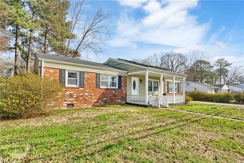 Photo of 556 S Rosemont Road, Virginia Beach, VA 23452 (MLS # 10623680)