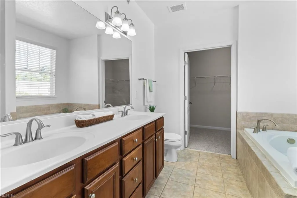 Newport News, Virginia 23602, United States, 3 Bedrooms Bedrooms, ,2 BathroomsBathrooms,Residential,Pending,112216