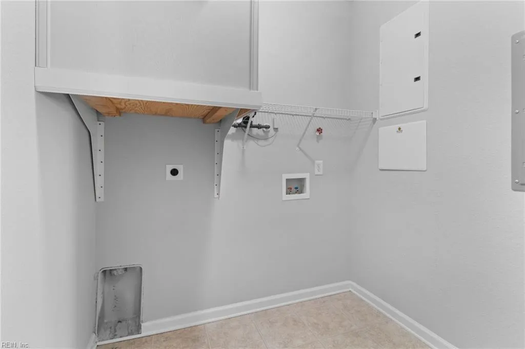 Newport News, Virginia 23602, United States, 3 Bedrooms Bedrooms, ,2 BathroomsBathrooms,Residential,Pending,112216