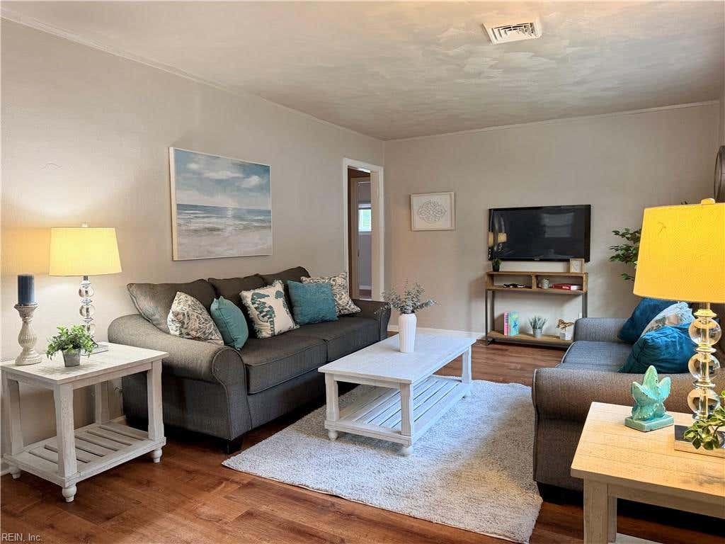 Photo of 1531 W 41st Street, Norfolk, VA 23508 (MLS # 10643646)