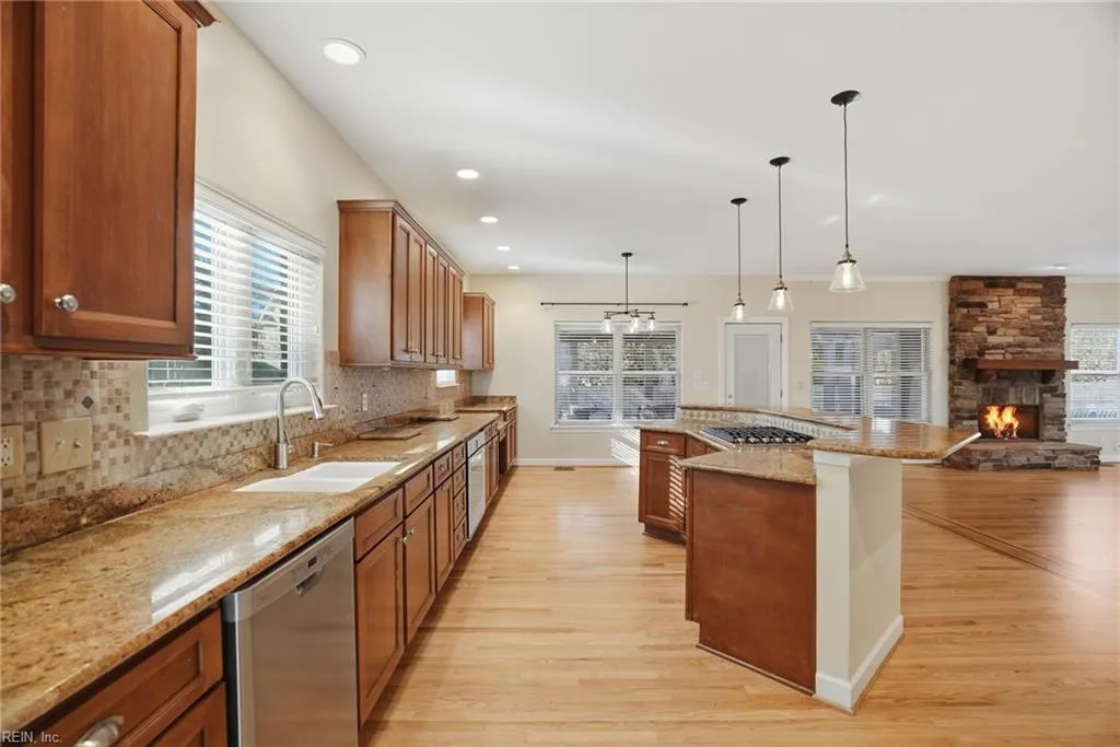 Virginia Beach, Virginia 23456, United States, 5 Bedrooms Bedrooms, ,4 BathroomsBathrooms,Residential,Active,254439