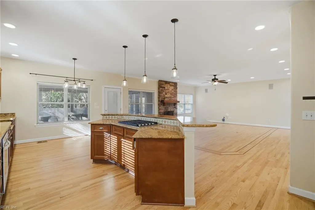 Virginia Beach, Virginia 23456, United States, 5 Bedrooms Bedrooms, ,4 BathroomsBathrooms,Residential,Active,254439