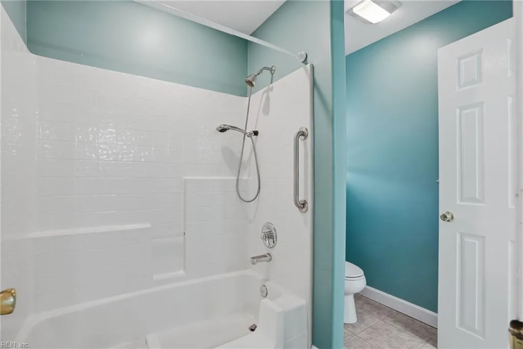 Virginia Beach, Virginia 23456, United States, 5 Bedrooms Bedrooms, ,4 BathroomsBathrooms,Residential,Active,254439