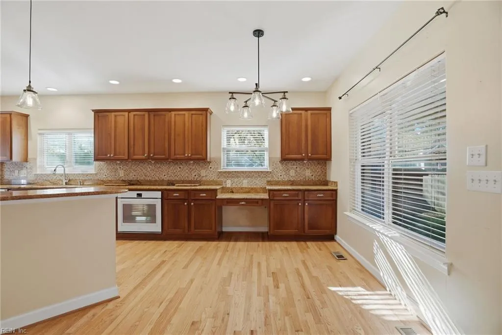 Virginia Beach, Virginia 23456, United States, 5 Bedrooms Bedrooms, ,4 BathroomsBathrooms,Residential,Active,254439