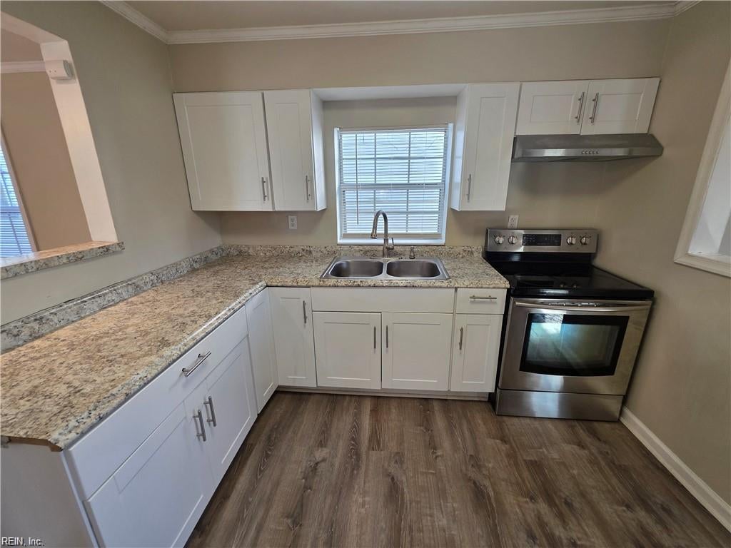 Photo of 388 Poplar Avenue, Newport News, VA 23607 (MLS # 10653419)