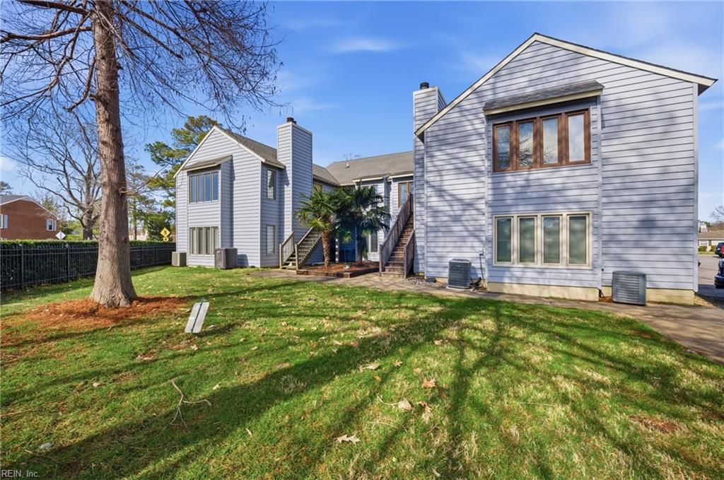 Photo of 652 Pinewood Drive, Virginia Beach, VA 23451 (MLS # 10623265)