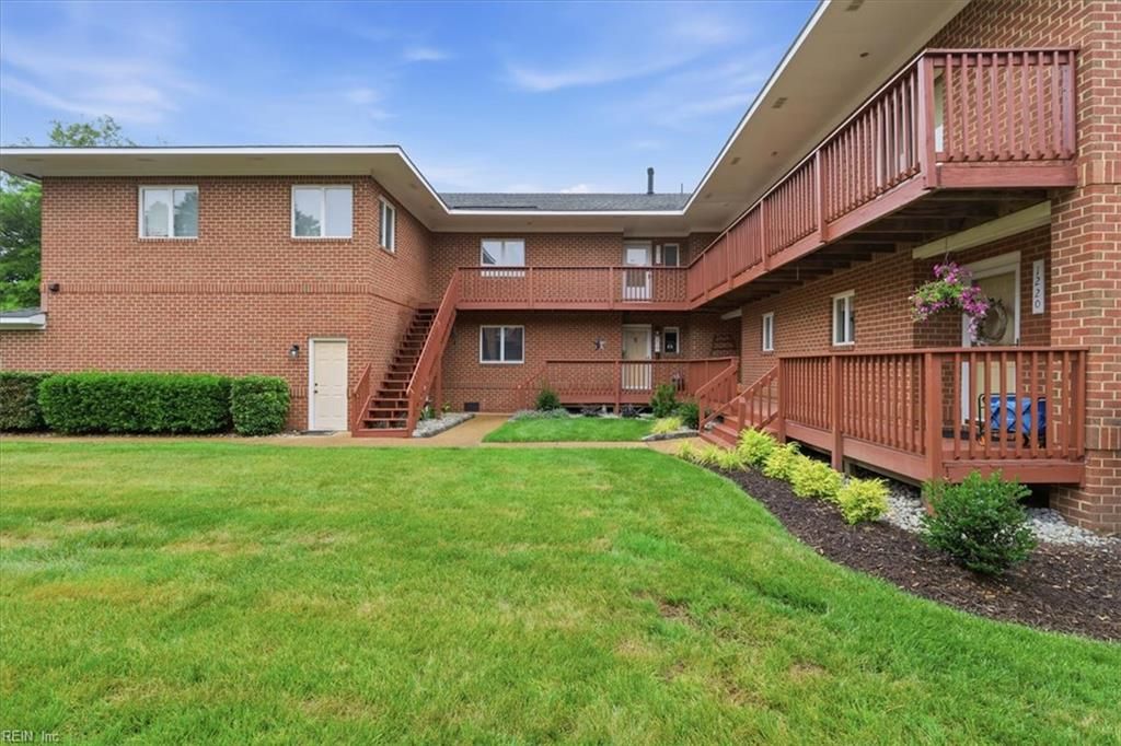 Photo of 1214 Foursome Lane, Virginia Beach, VA 23455 (MLS # 10636449)